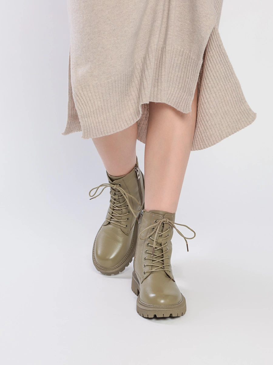 Ботинки-дерби зеленого цвета с рельефным протектором
